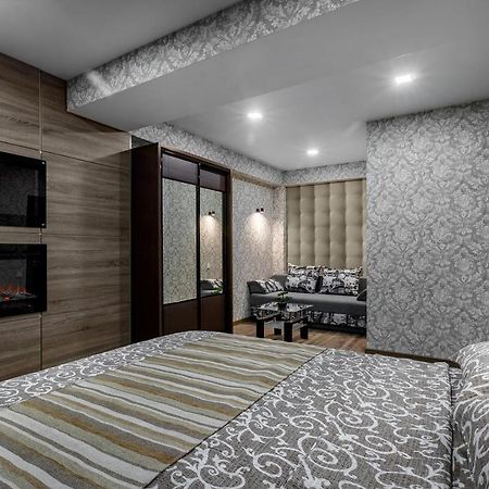 Apartment In The Center! Panoramic Windows! Fireplace! Chisinau Exterior foto