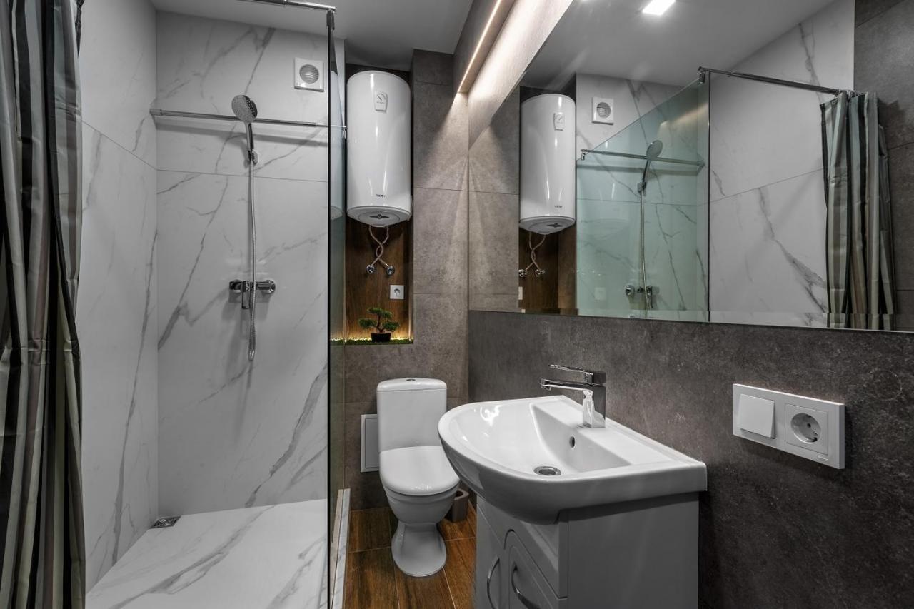 Apartment In The Center! Panoramic Windows! Fireplace! Chisinau Exterior foto