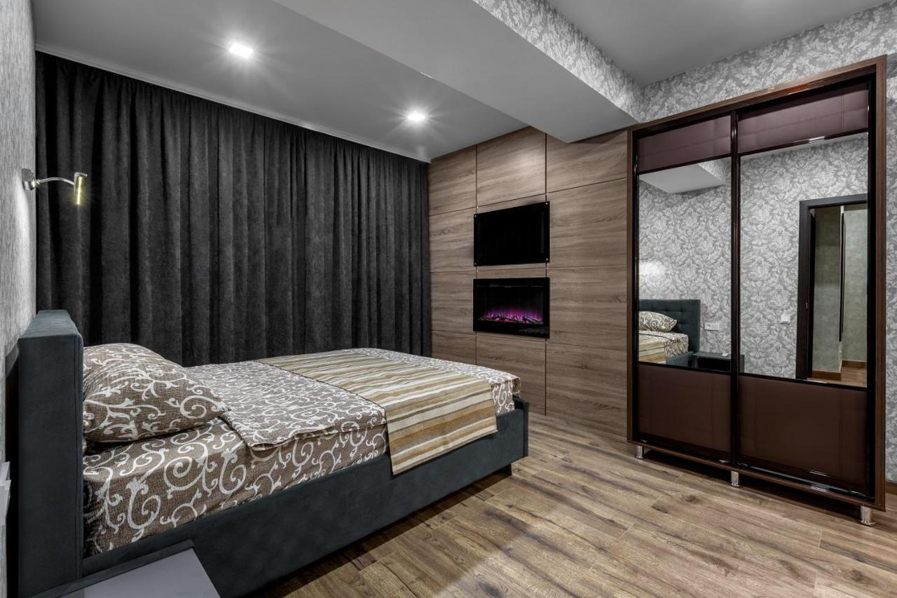 Apartment In The Center! Panoramic Windows! Fireplace! Chisinau Exterior foto